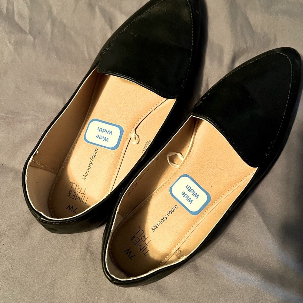 Time & Tru Pleather Pointed Toe Flats size 7 Wide